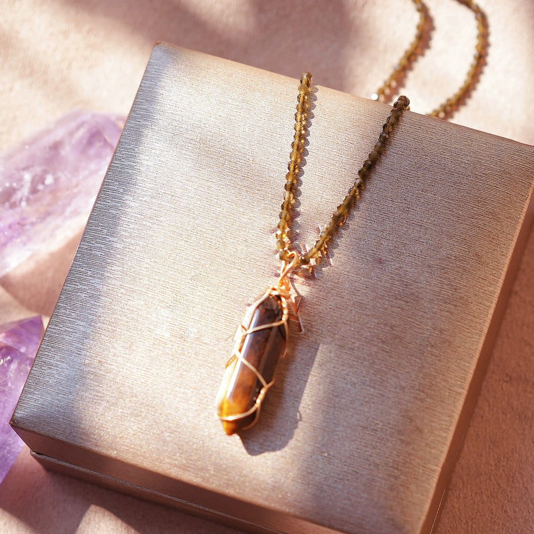 Collier pendule colonne en cristal de pierre brute naturelle Olivenorma