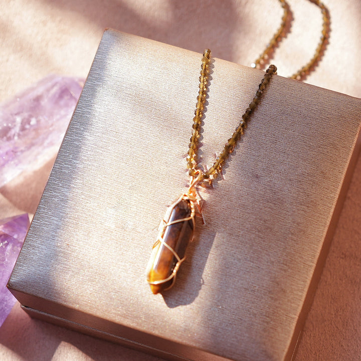 Collier pendule colonne en cristal de pierre brute naturelle Olivenorma