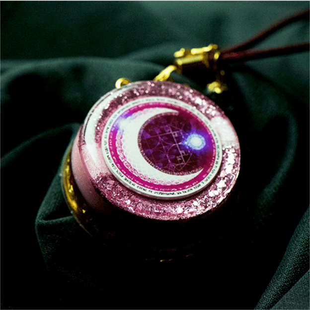 Collier Orgonite avec pendentif en phase de lune rose et banderole Moonlight Streamer Olivenorma