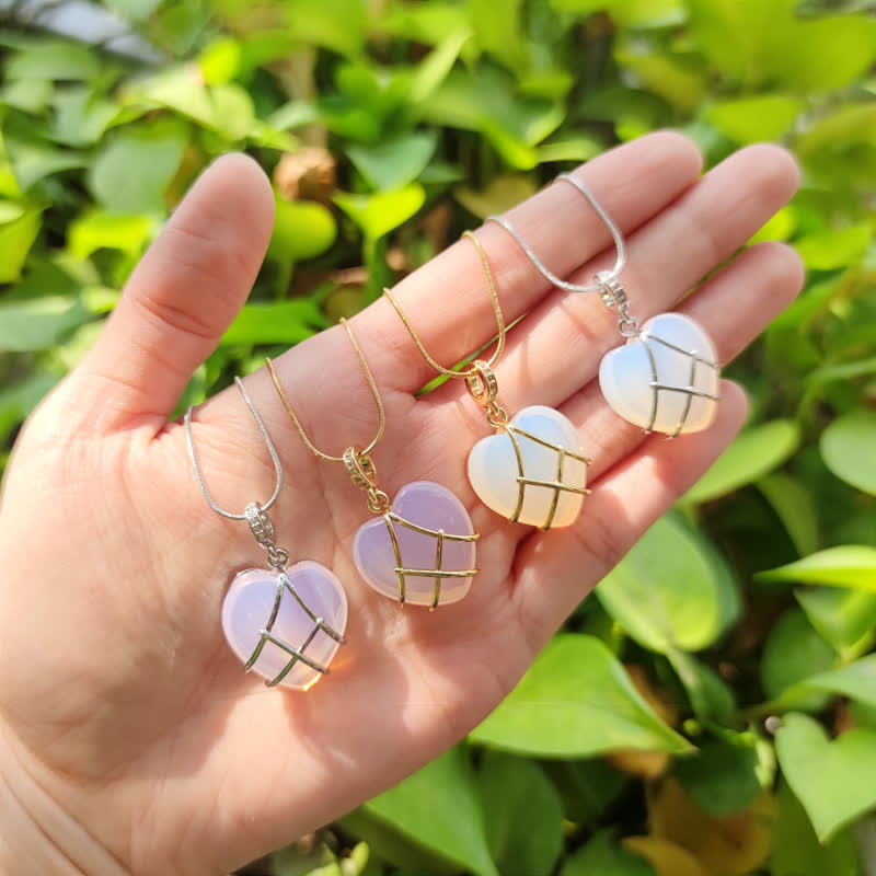 Collier en cristal naturel en forme de cœur Olivenorma