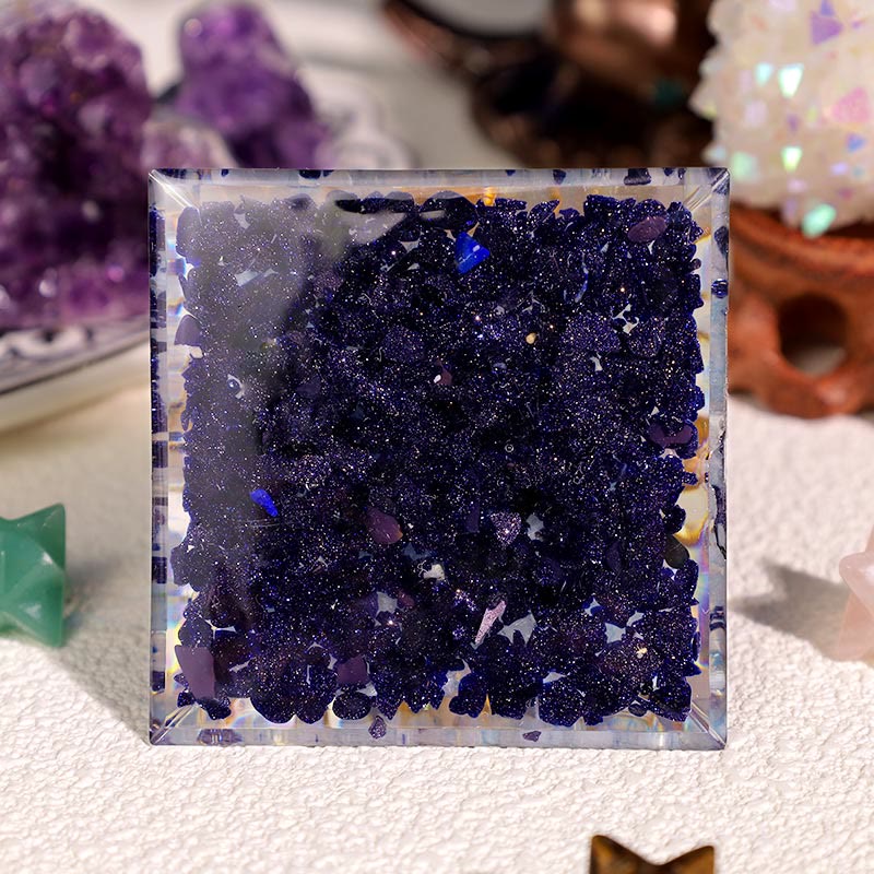 Pyramide d'orgone en cristal clair aigue-marine Œil d'Horus Olivenorma