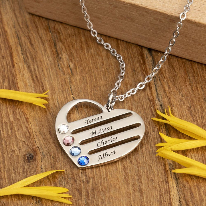 Collier avec pendentif en forme de cœur et pierre de naissance en diamant découpé Olivenorma