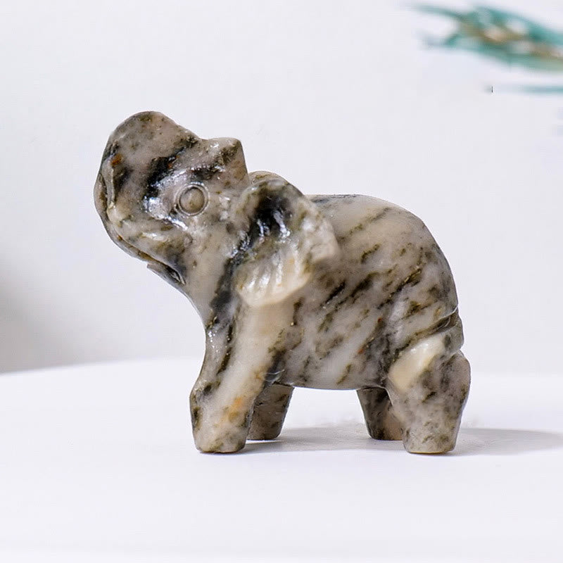 Ornement en pierre précieuse sculptée en cristal naturel Olivenorma