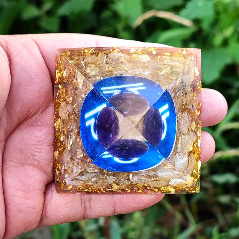 Pyramide d'orgone du zodiaque Balance en améthyste Olivenorma avec quartz clair
