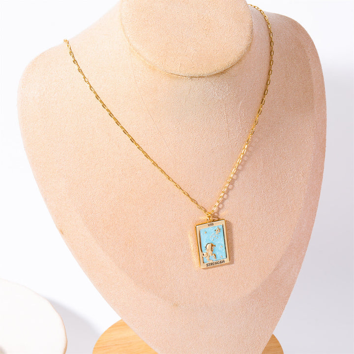 Collier pendentif carré en acier titane avec carte de tarot vintage Olivenorma 