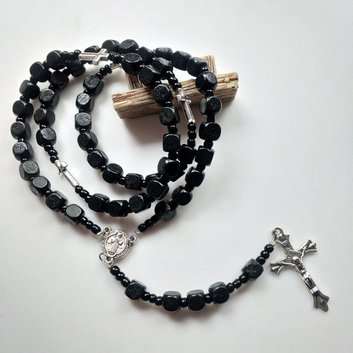Collier chapelet carré noir en bois avec croix Olivenorma 