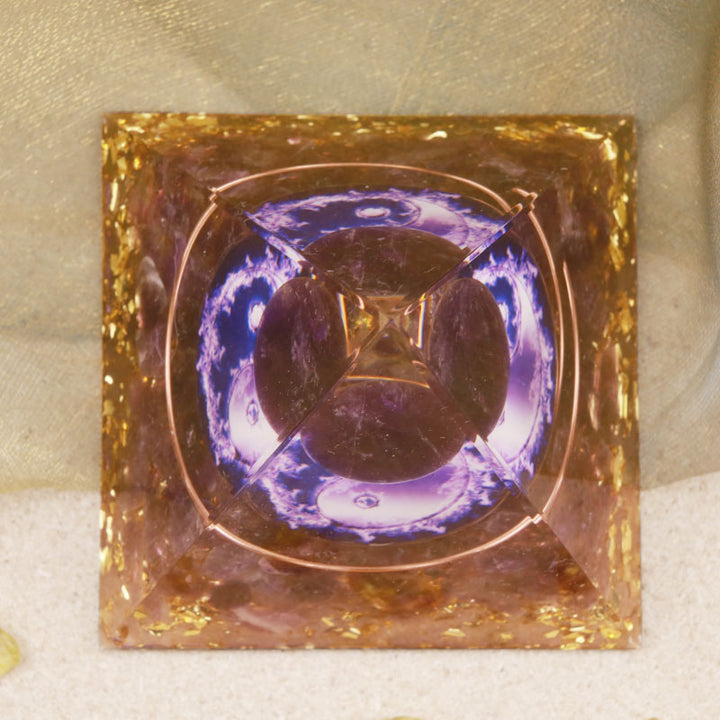Pyramide d'orgone de guérison en améthyste Olivenorma