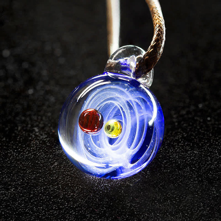 Collier fantaisie en verre avec ciel étoilé cosmique Olivenorma