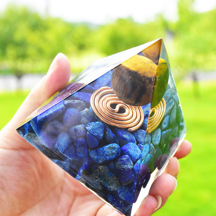 Pyramide d'orgone en œil de tigre et lapis-lazuli Olivenorma