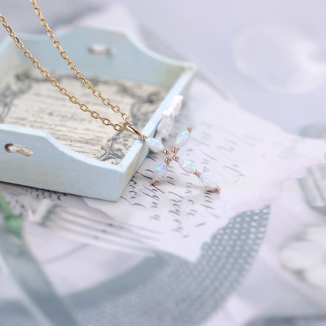Collier pendentif croix en pierre de lune artificielle en opale Olivenorma