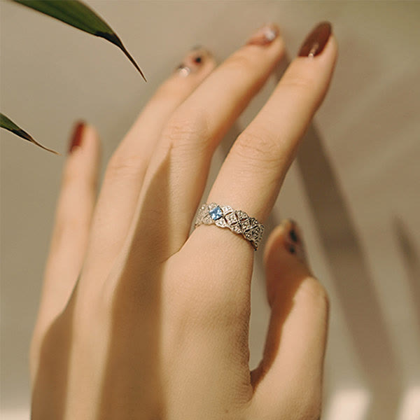 Bague rétro en topaze bleue Olivenorma « Sea Blue »