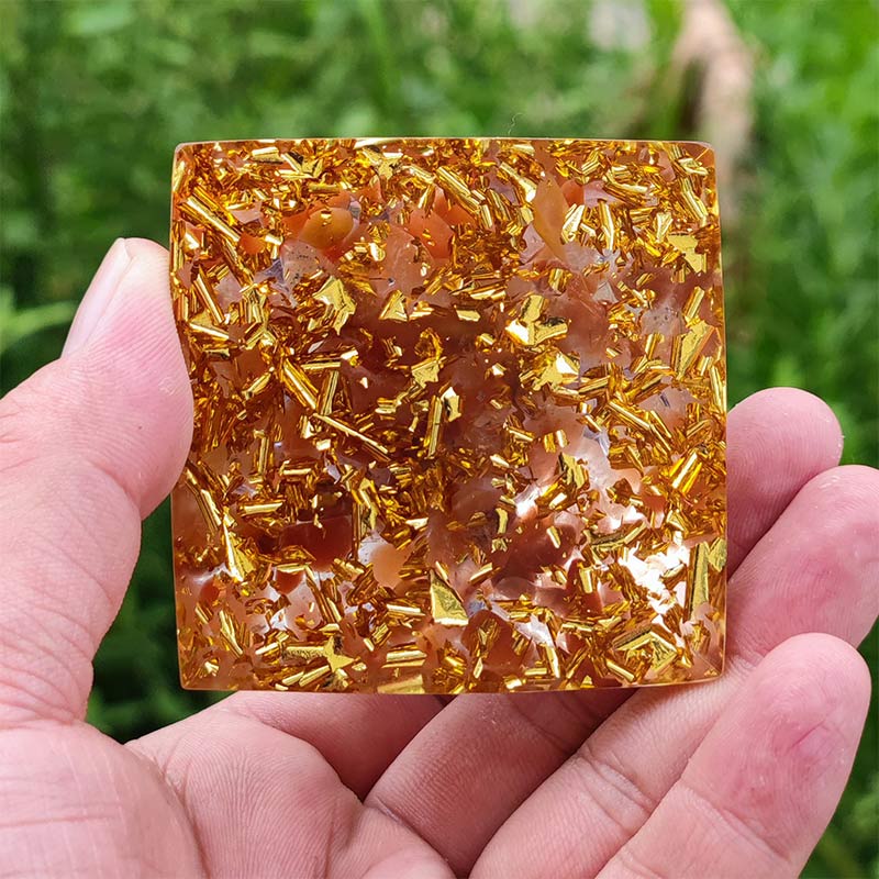 Pyramide d'orgone du zodiaque Cancer en améthyste Olivenorma avec cornaline