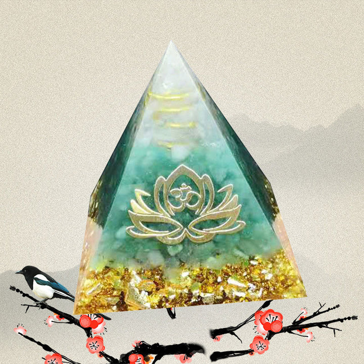 Pyramide d'orgone Lotussy en aventurine verte Olivenorma