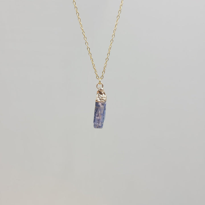 Collier en pierre précieuse brute irrégulière en cristal Olivenorma