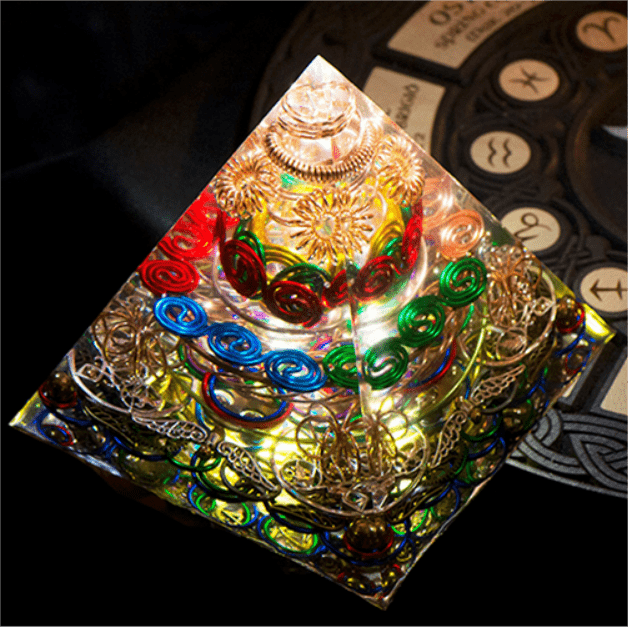 Pyramide d'orgone de la tour Linglong d' Olivenorma
