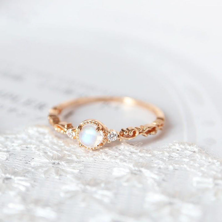 Bague délicate en pierre de lune naturelle et zircone Olivenorma