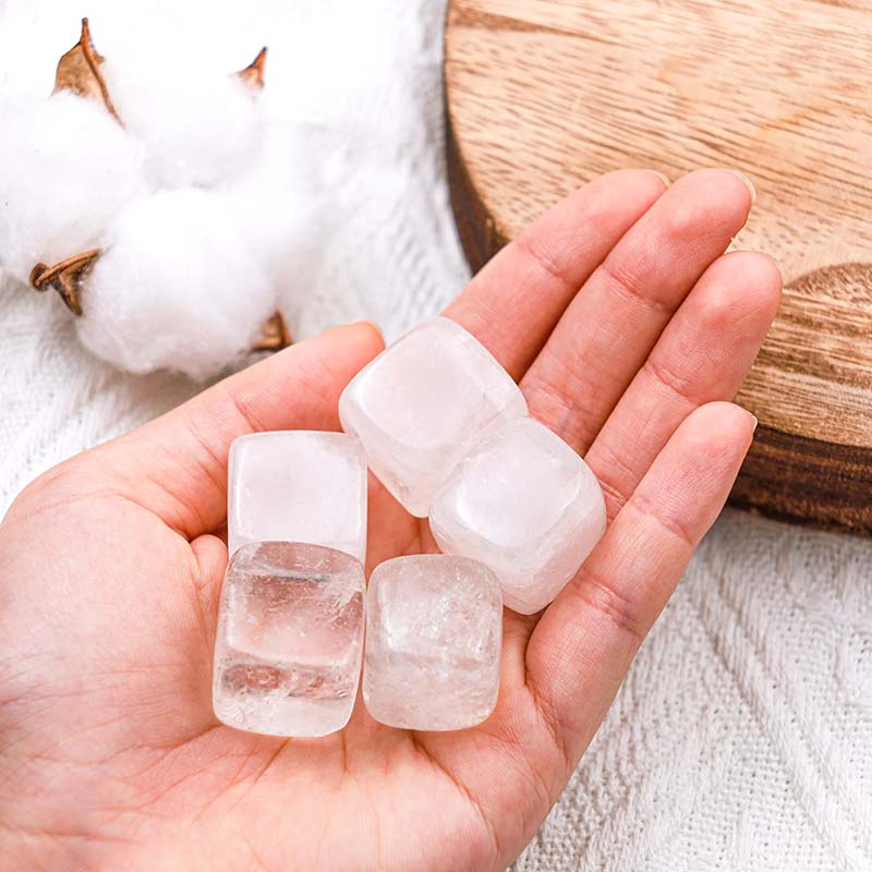 Cube de cristal pur de quartz transparent Olivenorma 
