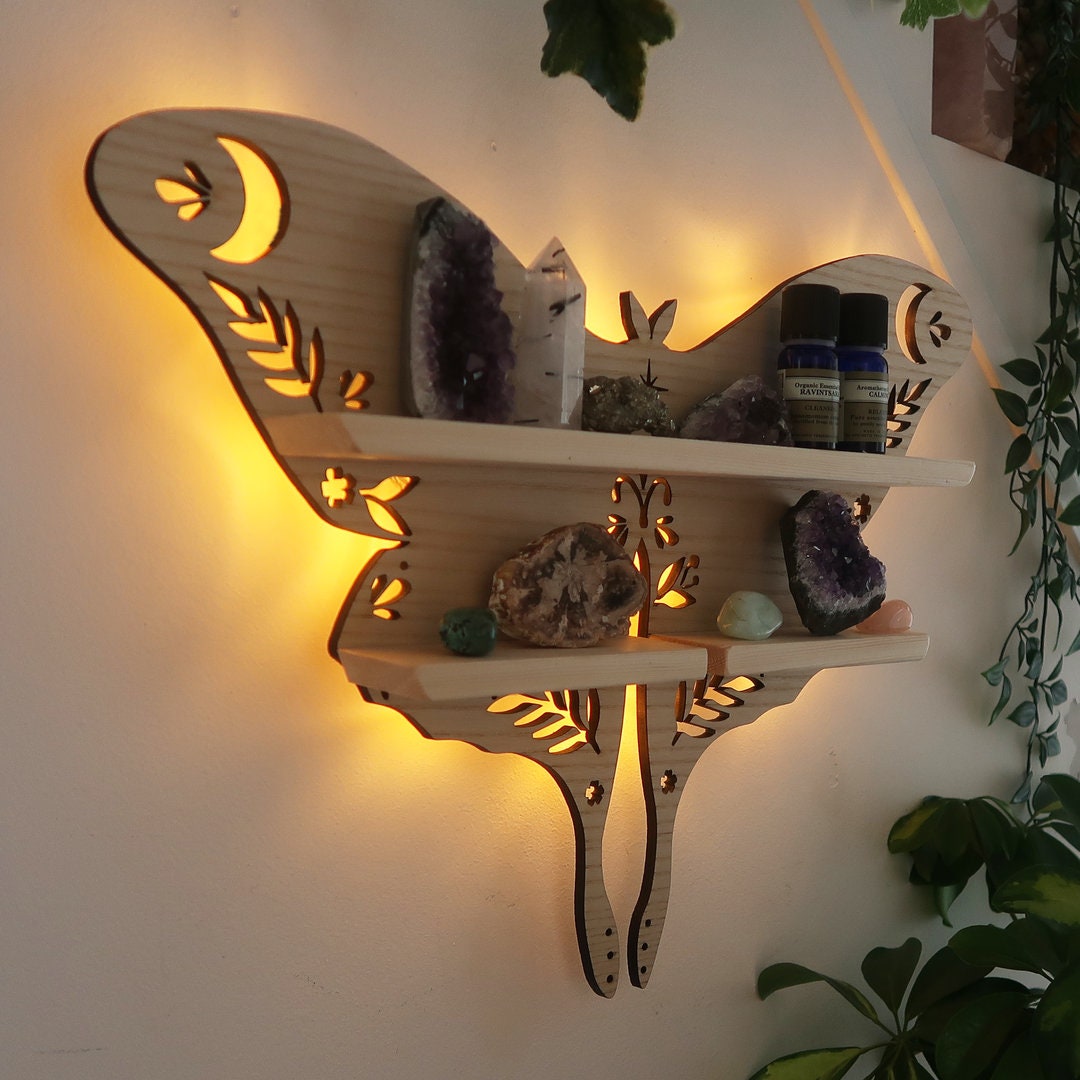 Étagère en cristal Luna Moth en bois clair Olivenorma
