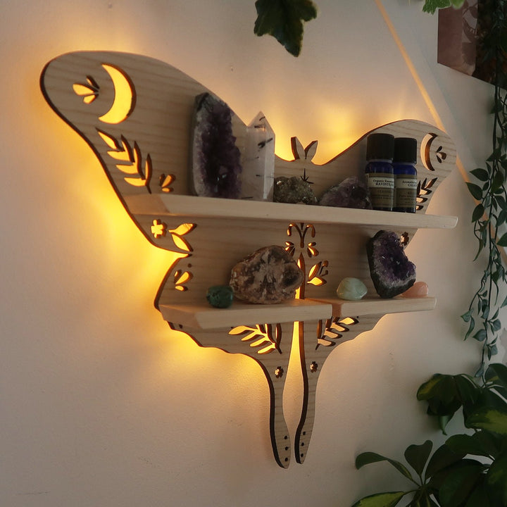 Étagère en cristal Luna Moth en bois clair Olivenorma