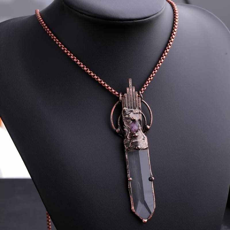 Collier pendentif épée vintage en cuivre cristal clair Olivenorma