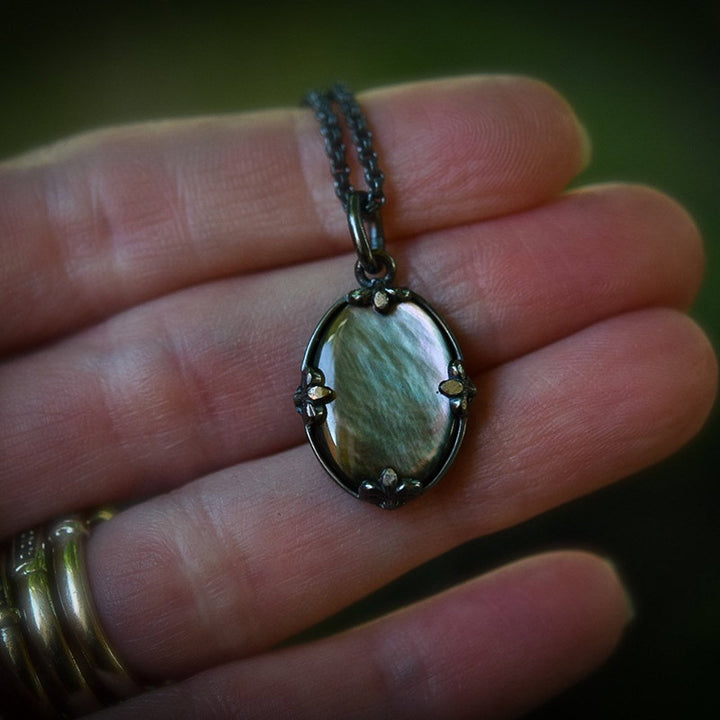Collier miroir ovale vintage en pierre œil de chat Olivenorma 