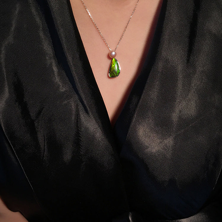 Collier en argent 925 avec perle d'eau douce et ammolite naturelle Olivenorma