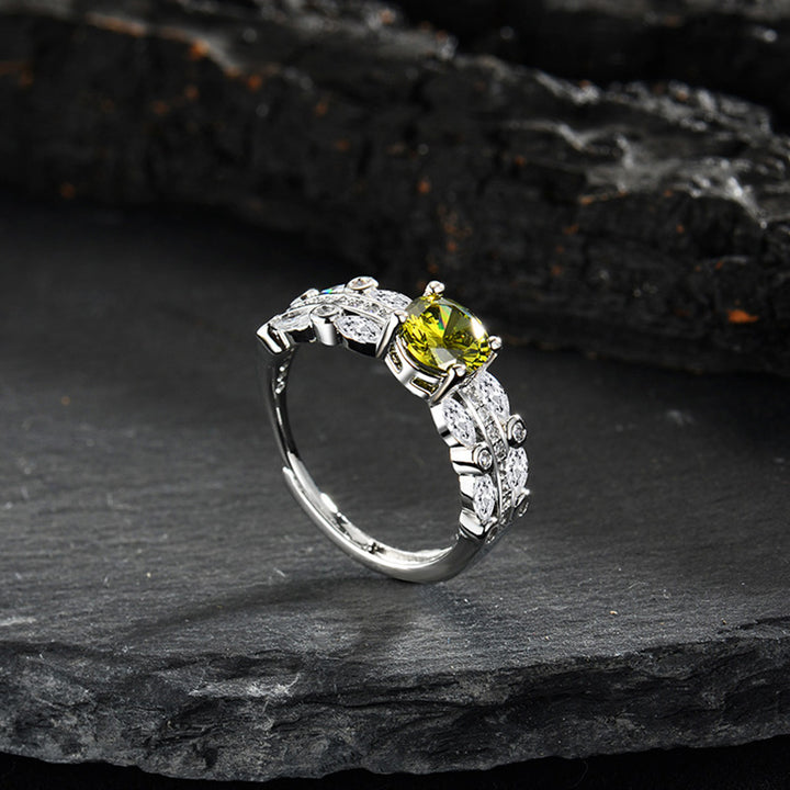 Olivenorma « L'ange de la jungle » - Bague péridot à quatre griffes d'un carat