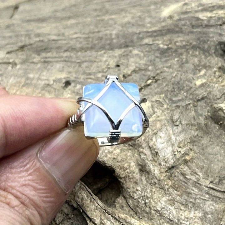 Bague de fiançailles en opalite blanche Olivenorma