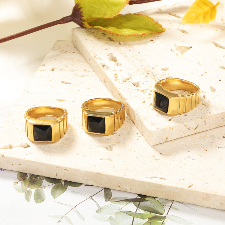 Bague carrée en acier titane et onyx noir Olivenorma
