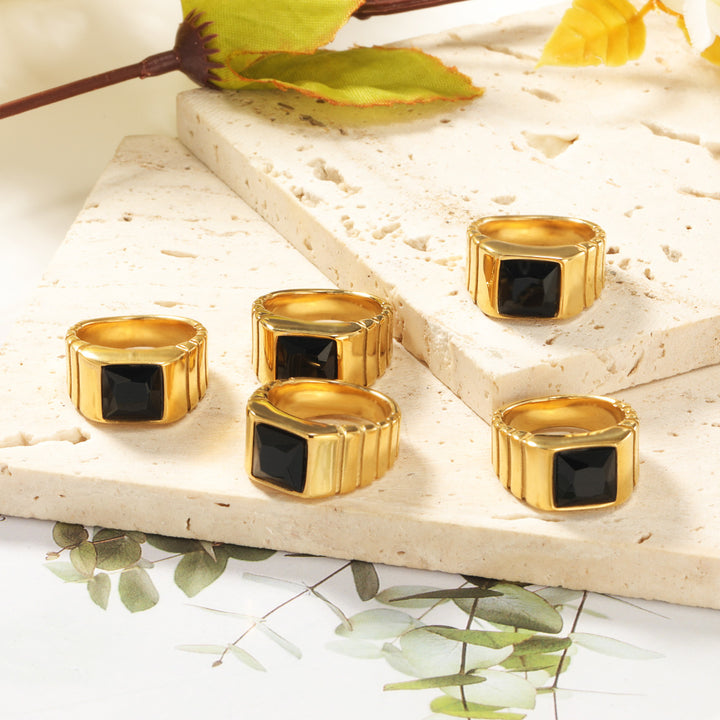 Bague carrée en acier titane et onyx noir Olivenorma