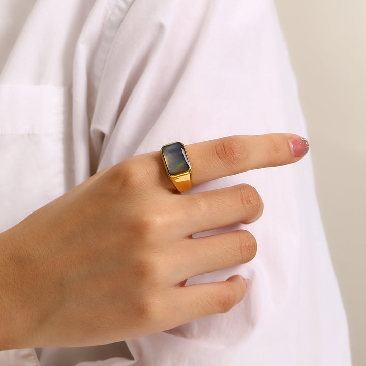 Bague rectangulaire en acier titane et nacre d'ormeau Olivenorma