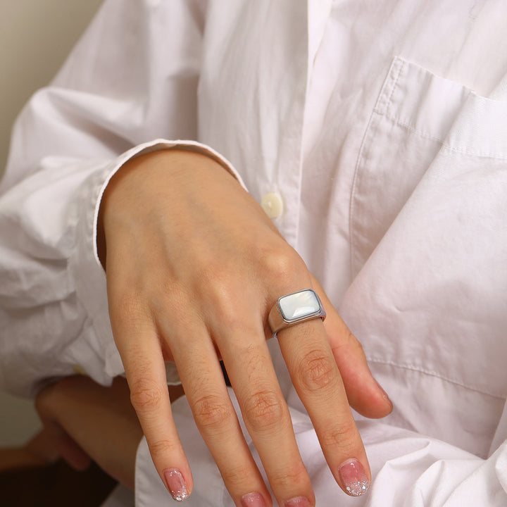 Bague rectangulaire en acier titane et nacre d'ormeau Olivenorma - image 7