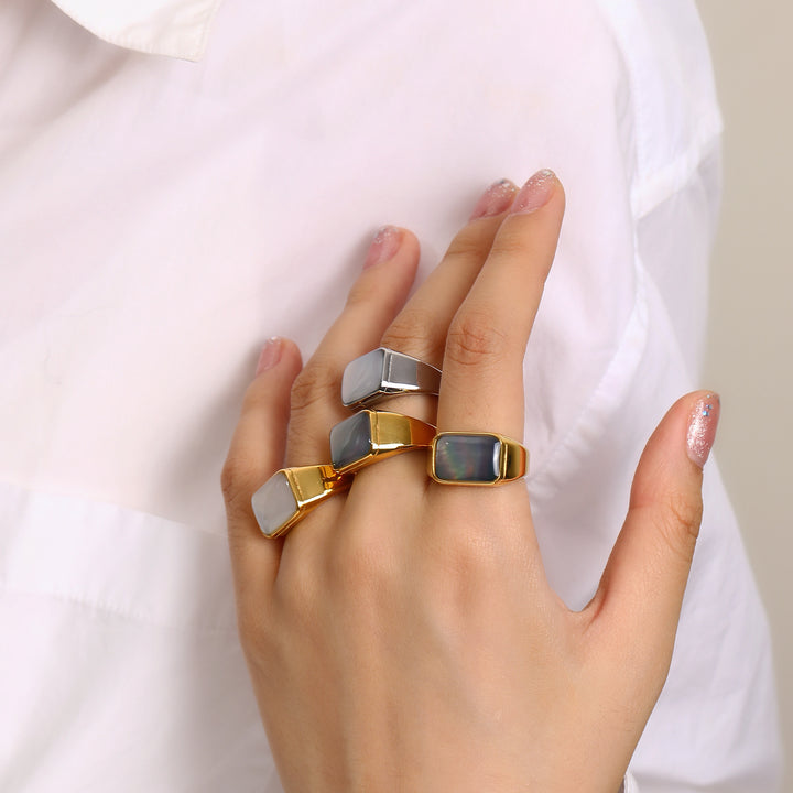 Bague rectangulaire en acier titane et nacre d'ormeau Olivenorma