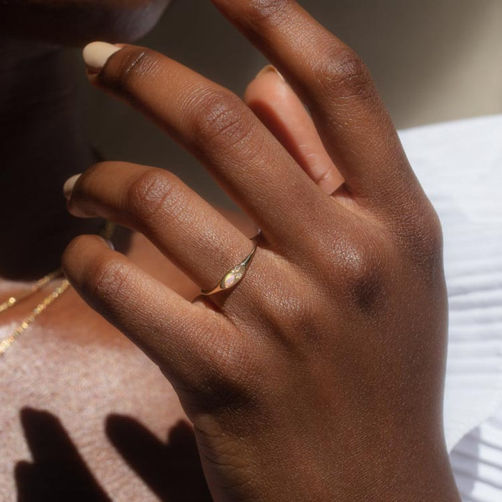Bague fine en cuivre plaqué or avec zircon blanc et opalite Olivenorma