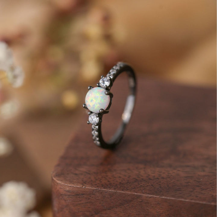 Bague Olivenorma en argent S925 plaqué or noir avec zircon blanc opale