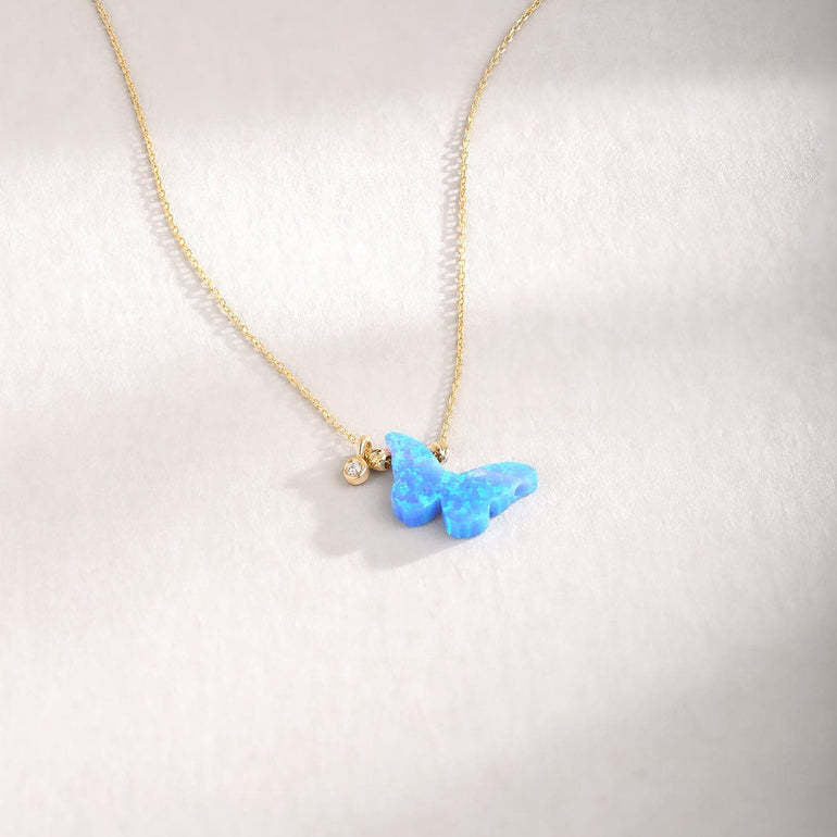 Collier pendentif papillon en opale bleue Olivenorma 