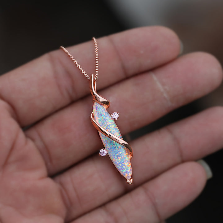 Collier avec pendentif en opale blanche spéciale œil de cheval Olivenorma