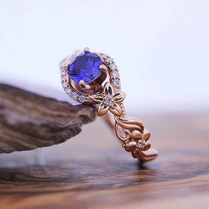 Olivenorma "The Soul Horizon" - Bague en or rose avec saphir en forme de fleur