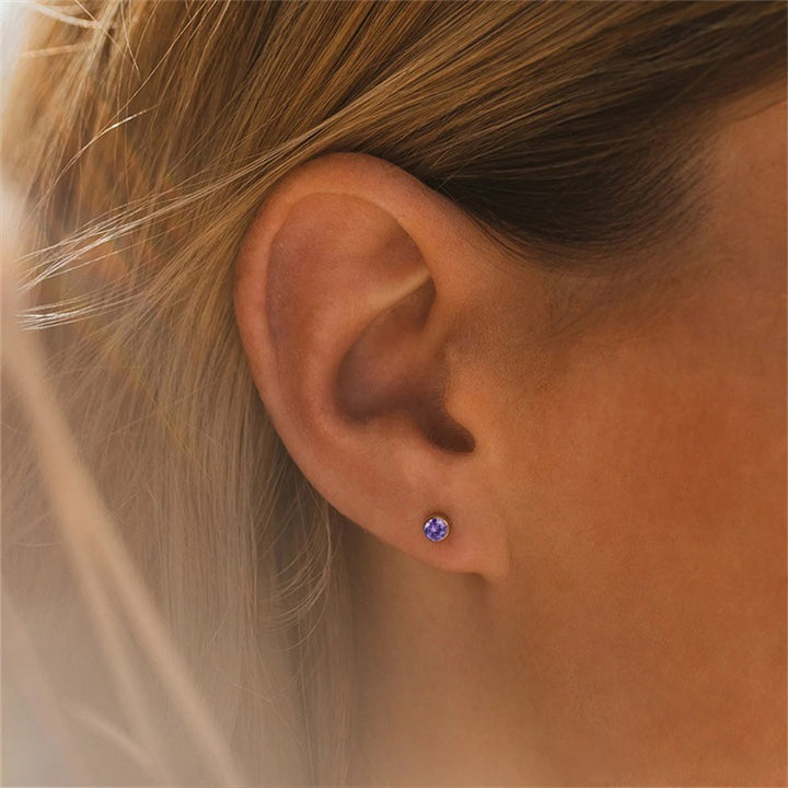 Boucles d'oreilles simples en zircon avec pierre de naissance Olivenorma 