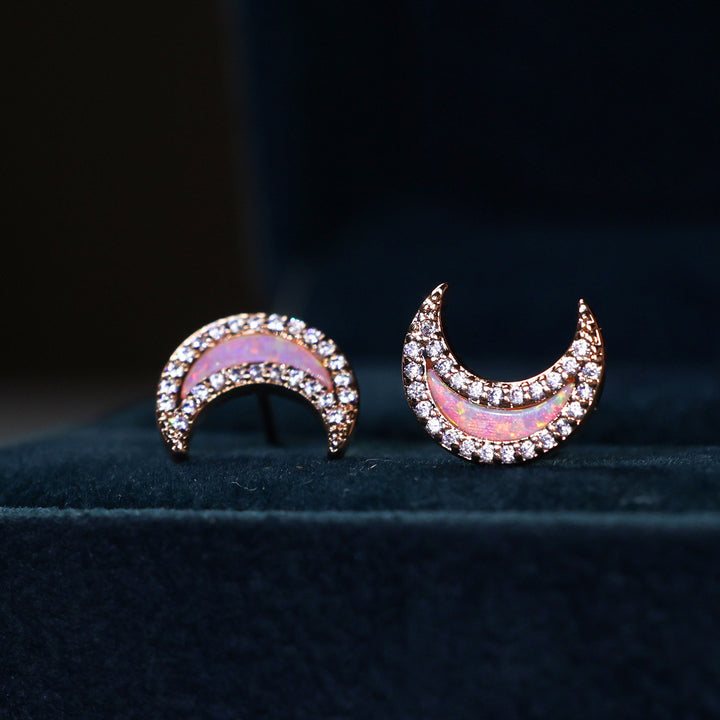 Boucles d'oreilles en forme de lune avec zircon bleu opale Olivenorma