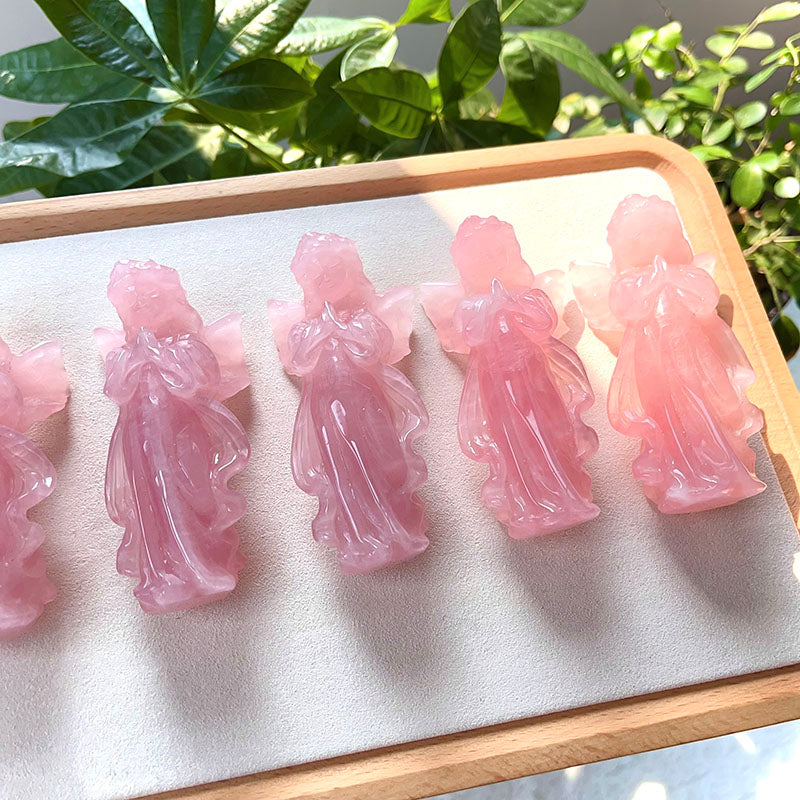 Décoration en pierre précieuse d'ange priant gravée en quartz rose Olivenorma
