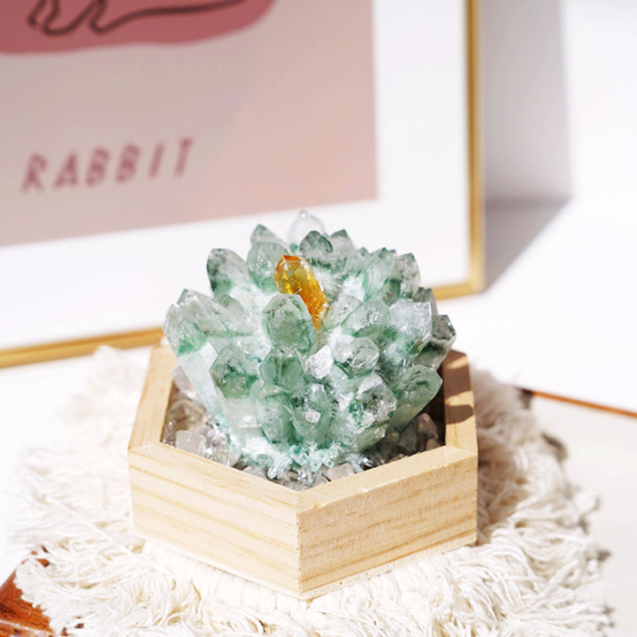 Décoration en grappe de cristal à base de bois massif de quartz fantôme vert Olivenorma