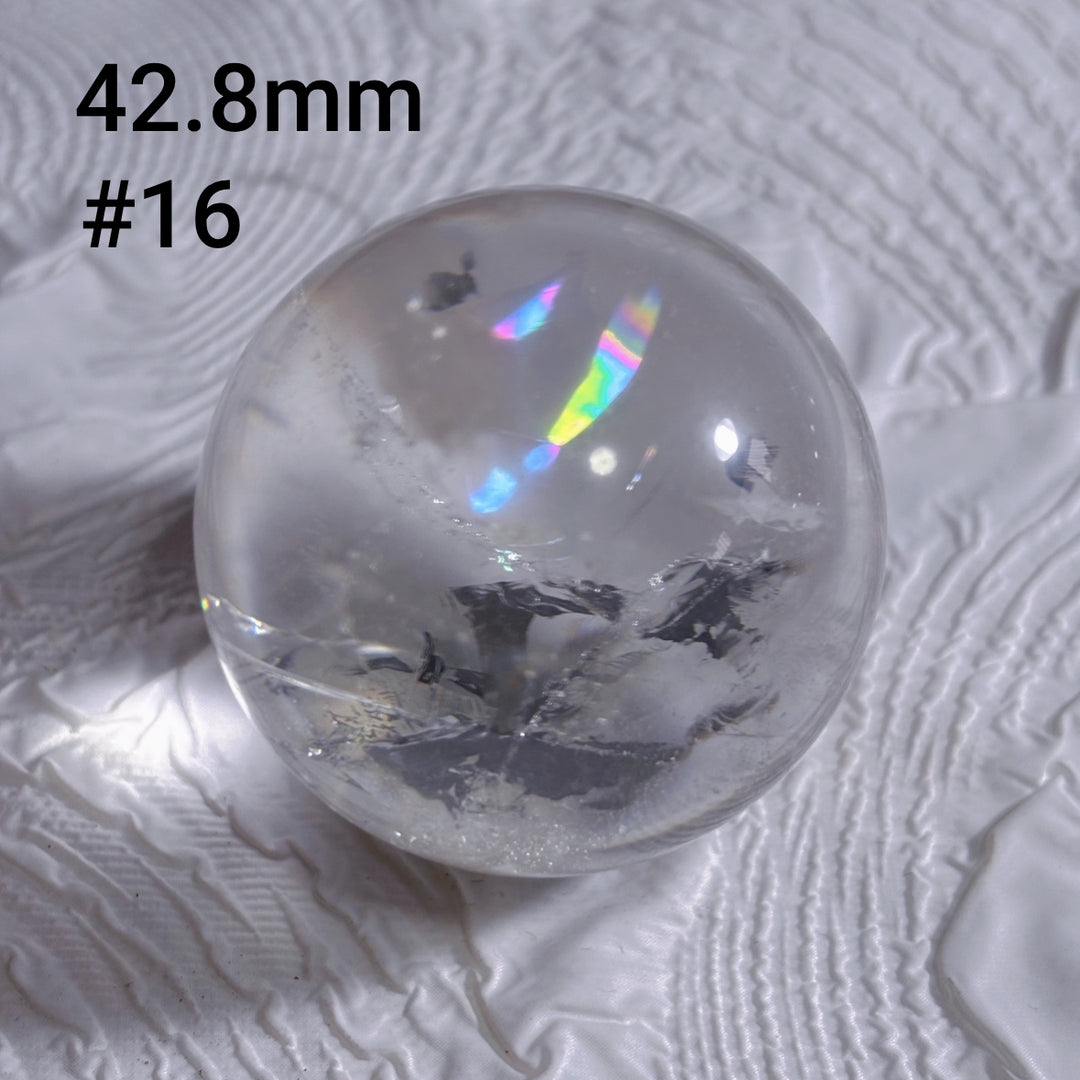 Boule de cristal polie transparente à haute fréquence naturelle Olivenorma 