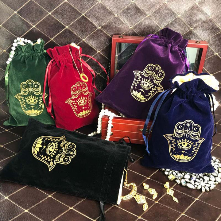 Pochette à bijoux en velours avec motif main de Fatima d' Olivenorma