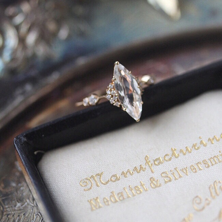 Bague de fiançailles en diamant simulé avec zircon blanc Olivenorma