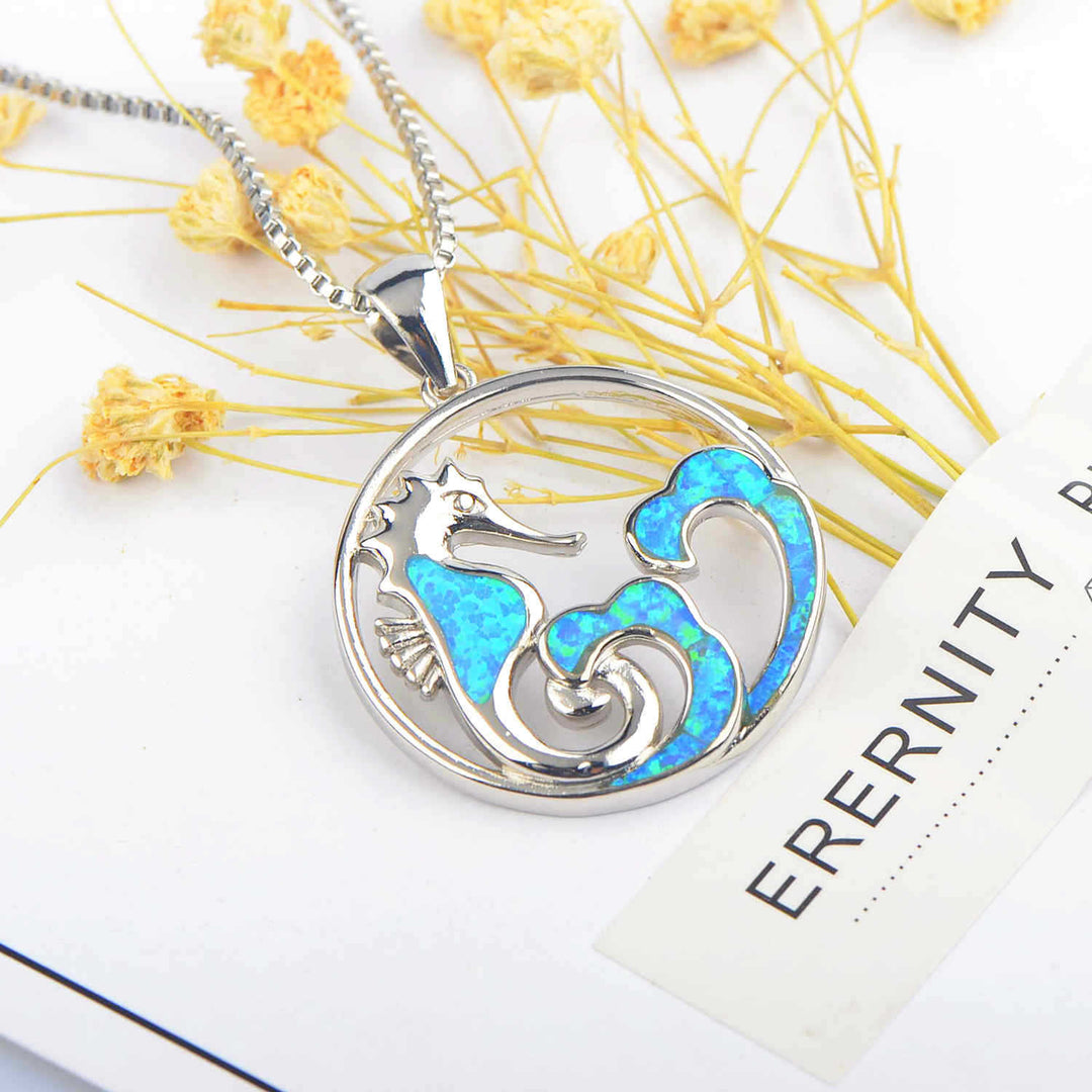 Collier avec vague d'hippocampe en opale bleue Olivenorma