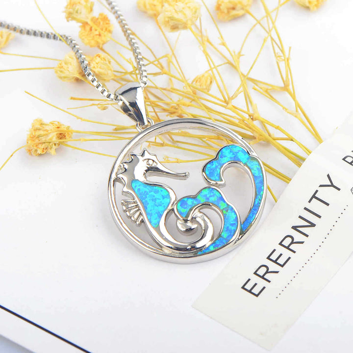 Collier avec vague d'hippocampe en opale bleue Olivenorma