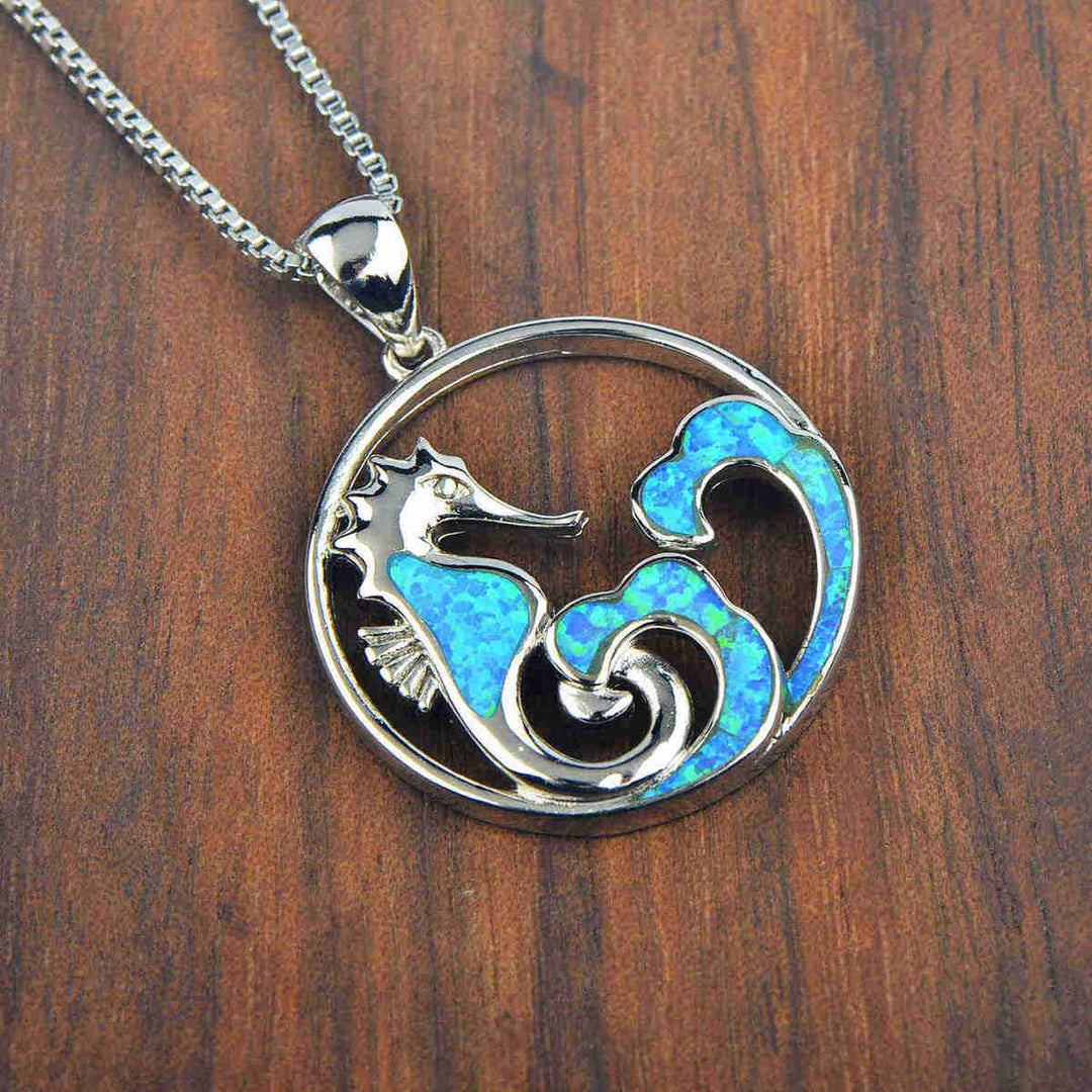 Collier avec vague d'hippocampe en opale bleue Olivenorma