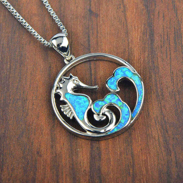 Collier avec vague d'hippocampe en opale bleue Olivenorma