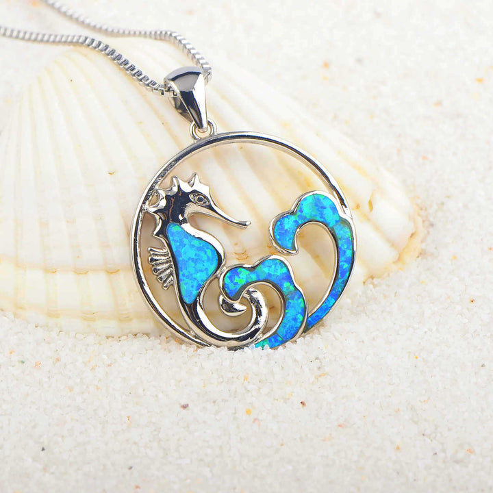 Collier avec vague d'hippocampe en opale bleue Olivenorma